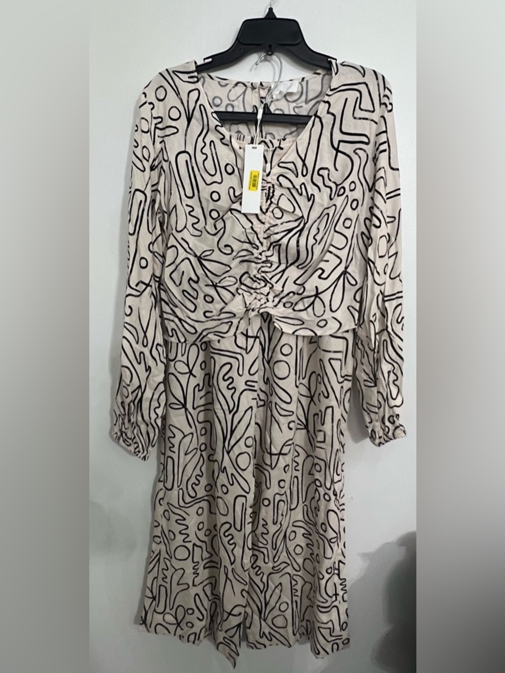 Everly Beige set 2 pc with Black Abstract Line Print and Ruched Front top size L